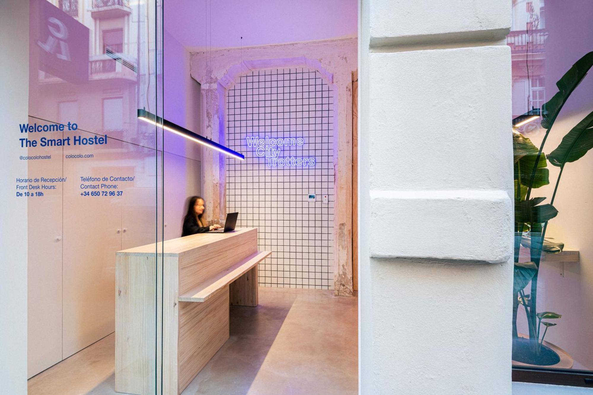 Colo Colo Hostel Valencia Exterior photo